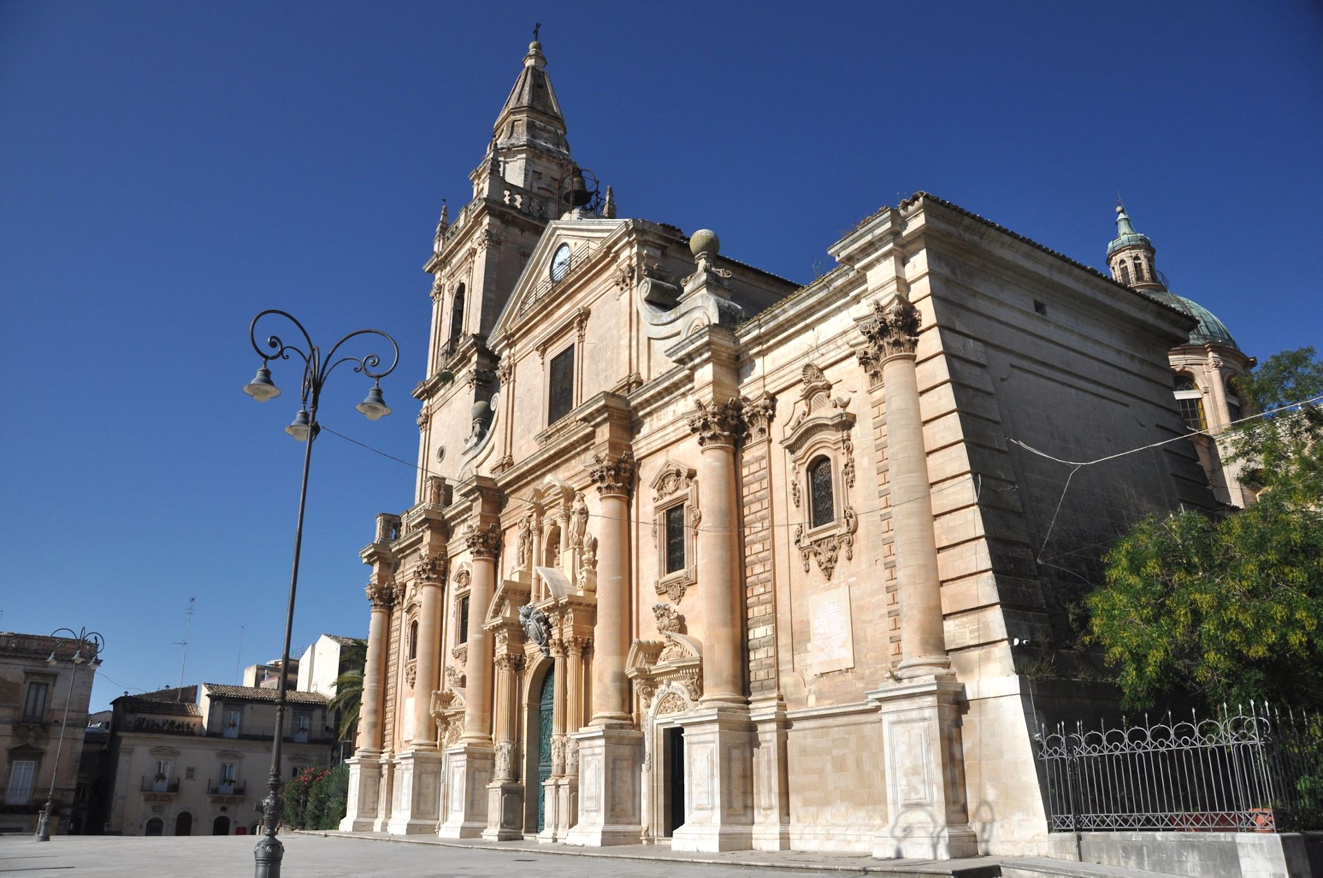 Ragusa (Photo license: CC BY-SA 2.0)